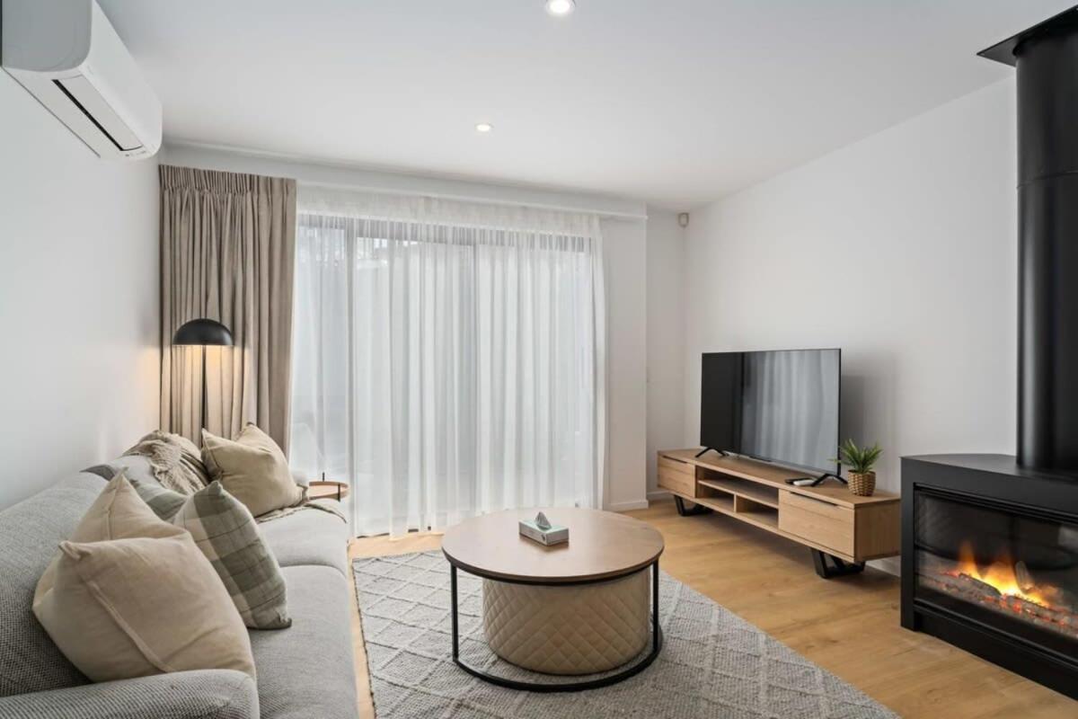 Alps And Lake Retreat Wanaka Albert Town Ngoại thất bức ảnh