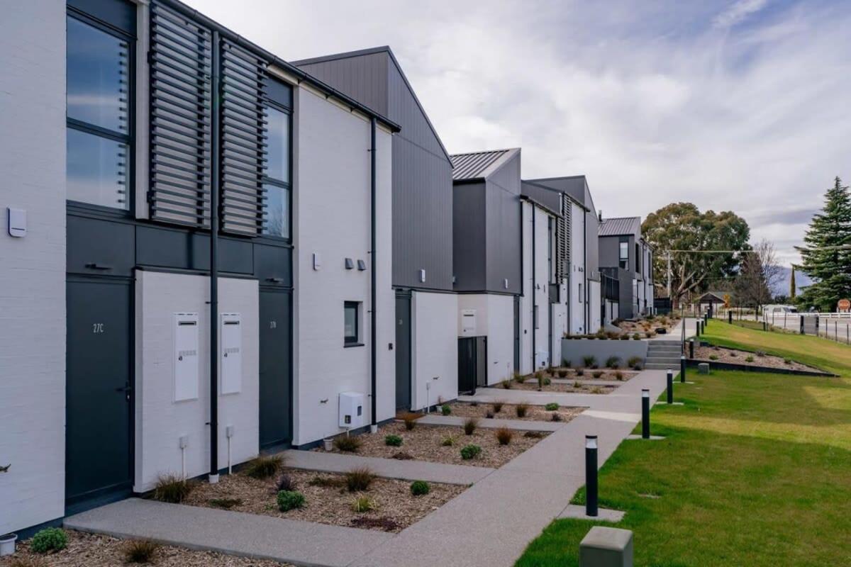Alps And Lake Retreat Wanaka Albert Town Ngoại thất bức ảnh